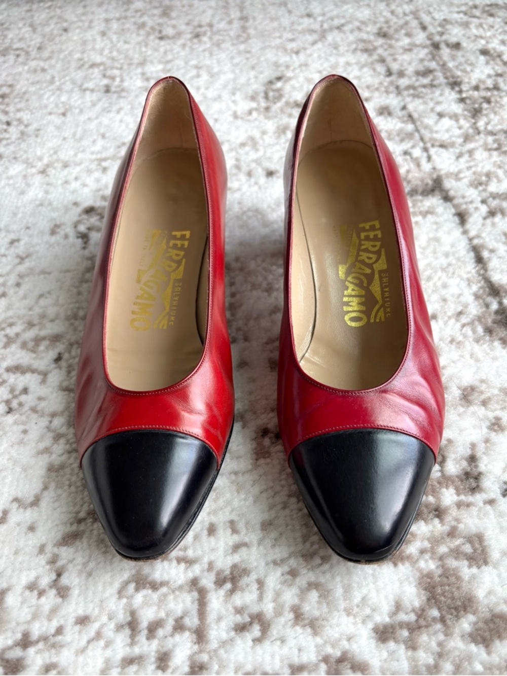 Vintage Salvatore Ferragamo Red Leather Black Cap Toe Pumps Heels (Size 5.5) - Picture 2 of 11